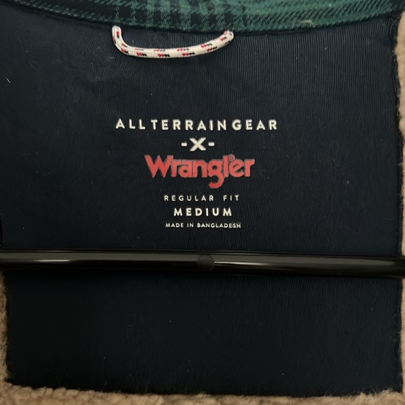 NWOT Cozy shearling lined Shacket by Wrangler - Picture 3 of 4